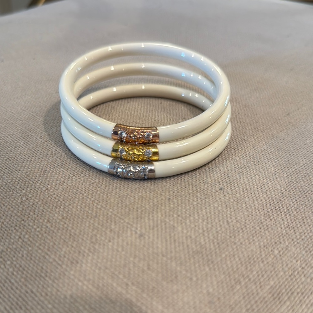 Elegant Cream and Gold Bangle Set
